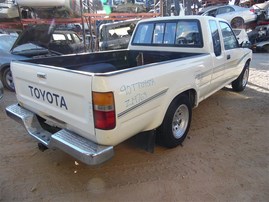 1990 TOYOTA PICKUP EXTENDED CAB WHITE 2.4 MT 2WD Z19763